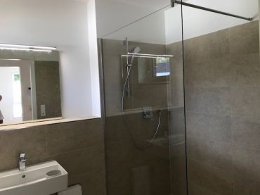 Bad Wohnung 3 und 6.jpg